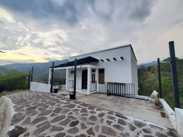 #429 - Casa para Venta en Tegucigalpa - Distrito Central  - 1