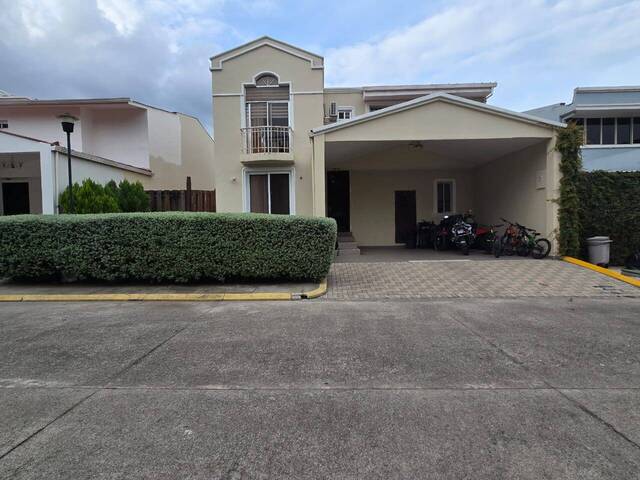 Venta en Res. Torremolinos - San Pedro Sula